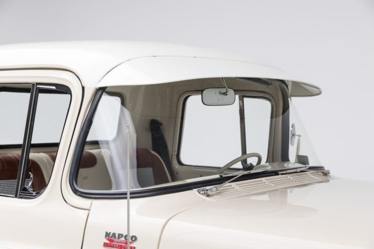 Chevrolet NAPCO 4×4 Pickup 3