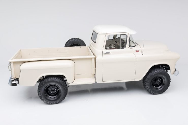 Chevrolet NAPCO 4×4 Pickup 4