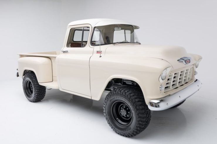 Chevrolet NAPCO 4×4 Pickup 5