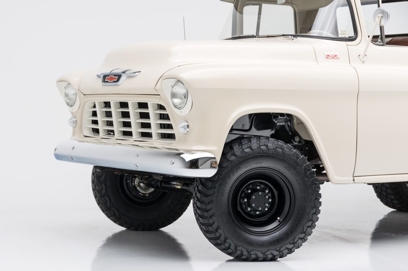 Retro Adventure Truck: A 1955 Chevrolet 3200 NAPCO 4×4 Pickup