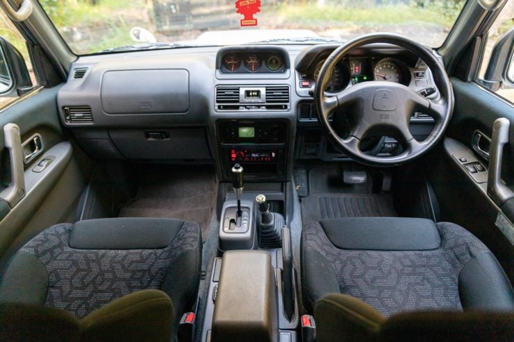 Mitsubishi Pajero Evolution 16