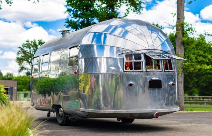 Airstream Globetrotter Camper 2