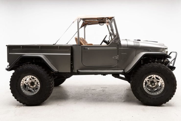 Toyota Land Cruiser FJ45 17