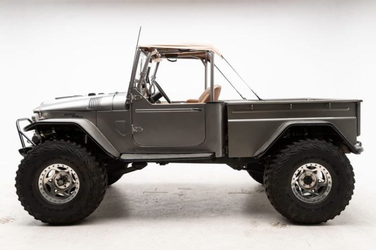 Toyota Land Cruiser FJ45 3