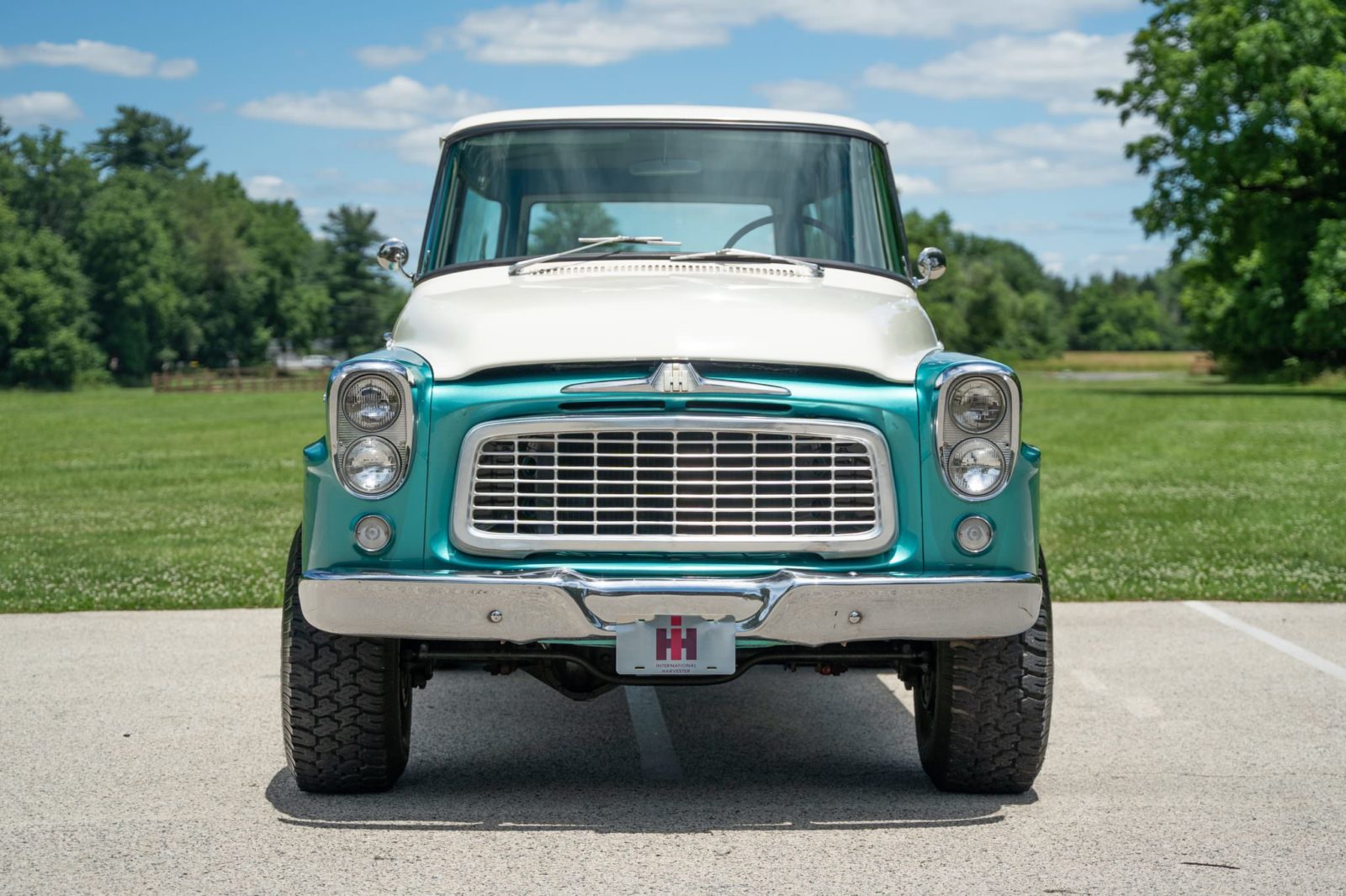 An Upgraded 1959 International Harvester Travelall 4x4