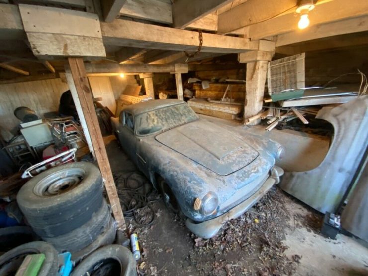 Aston Martin DB4 Barn Find 3