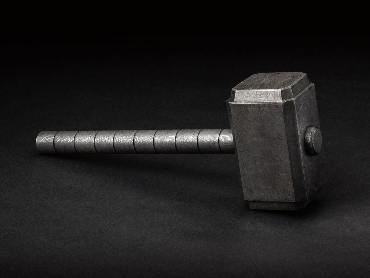 Thor’s hammer “Mjölnir” made of solid Damascus steel US Today News