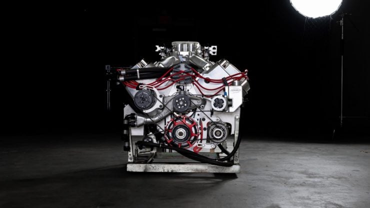 SRE 727 V8 Engine 3