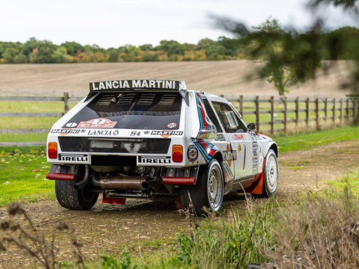 Lancia Delta S4 rally car