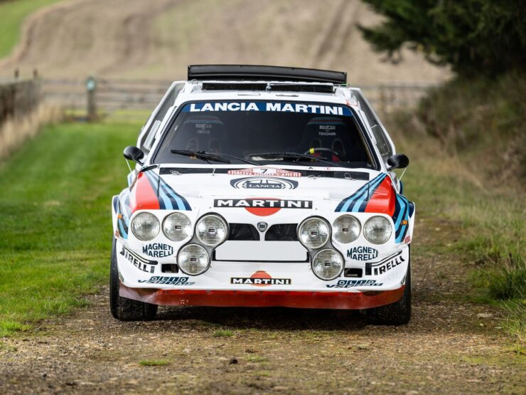 Lancia Delta S4 rally car