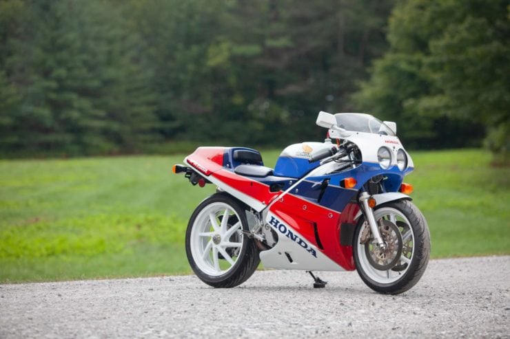 Honda VFR750R RC30 25