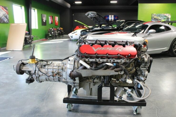 Dodge Ram SRT-10 V10 Engine 2