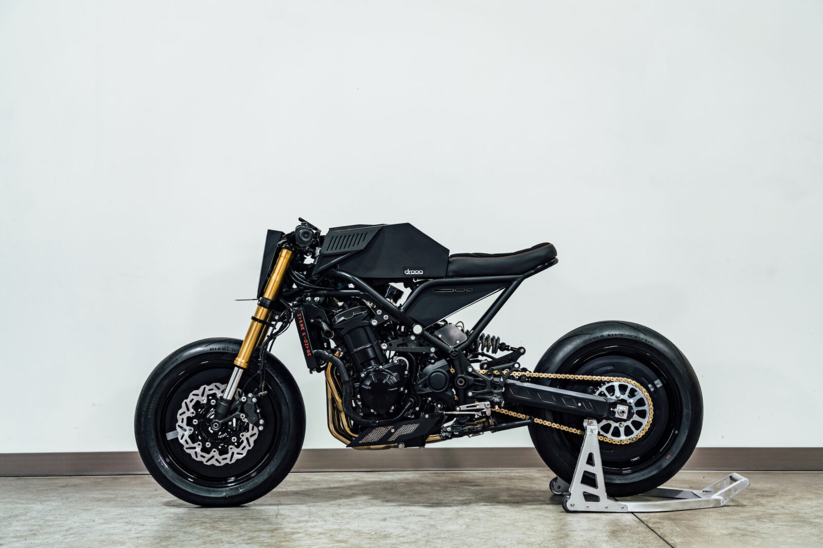 The Droog Moto Hyper Fighter Up To 210 BHP