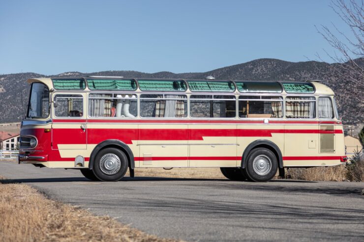 Mercedes-Benz O321H Motorhome 2