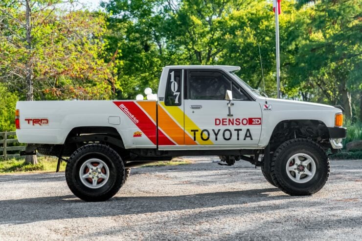 Toyota Pickup Truck Xtracab SR5 4×4 Hilux 14