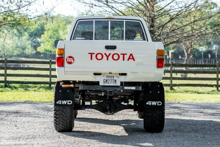 Toyota Pickup Truck Xtracab SR5 4×4 Hilux 17