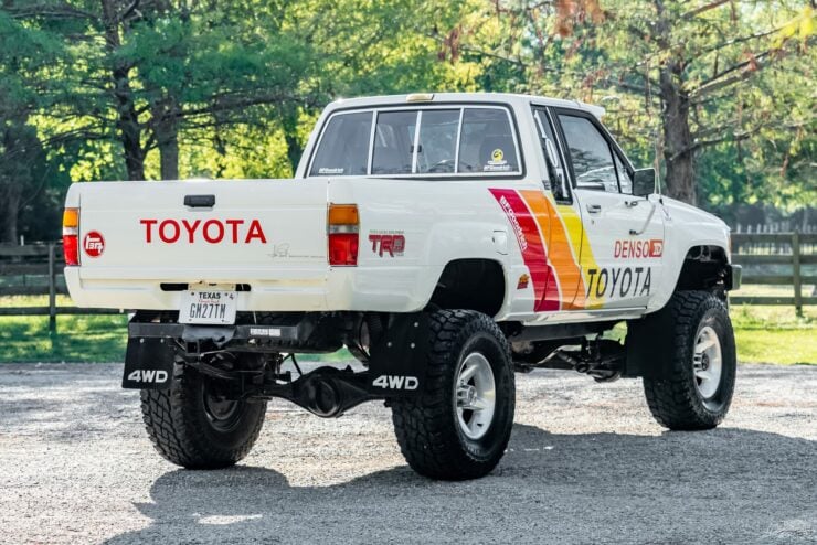 Toyota Pickup Truck Xtracab SR5 4×4 Hilux 2