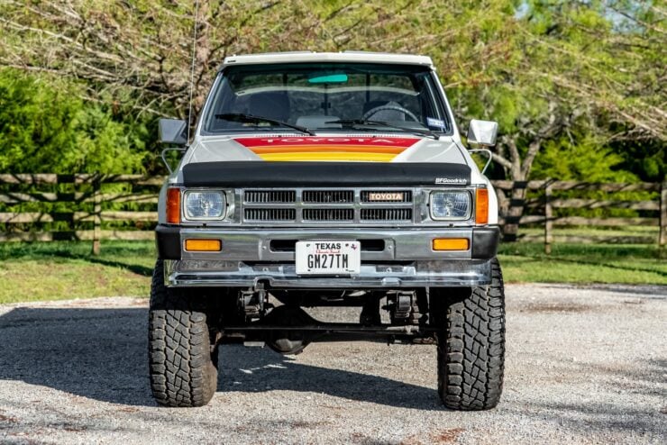 Toyota Pickup Truck Xtracab SR5 4×4 Hilux 5