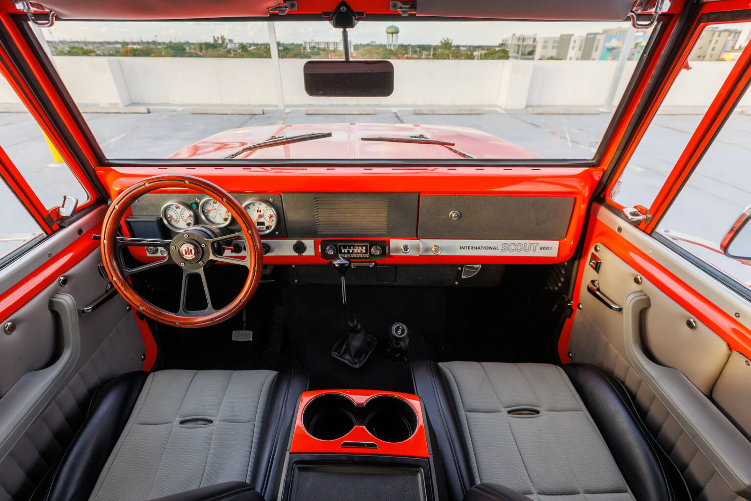 Restomod 304 V8 International Harvester Scout 800B