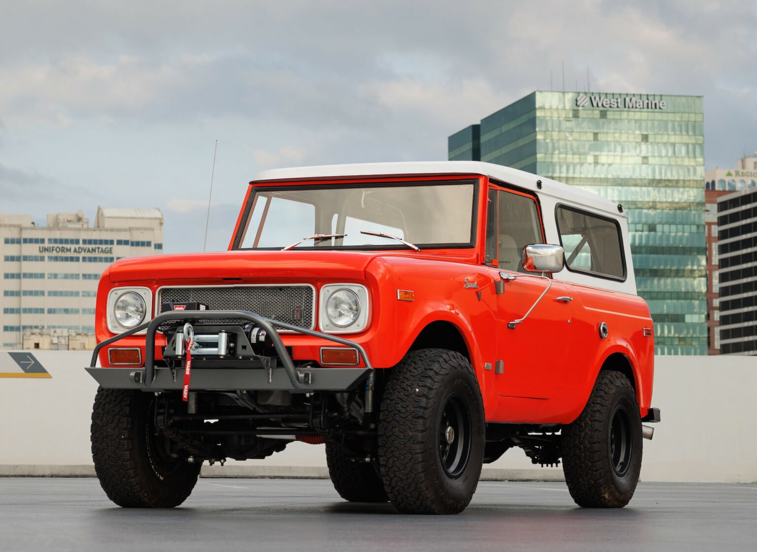 restomod-304-v8-international-harvester-scout-800b