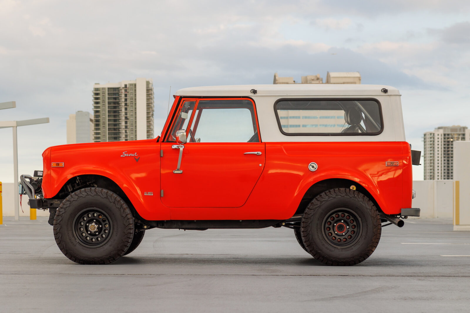 Restomod 304 V8: International Harvester Scout 800B