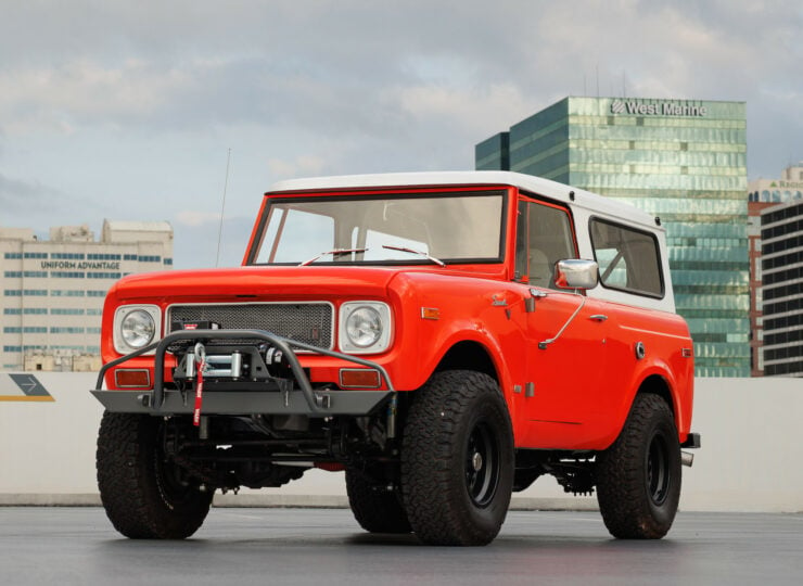 Restomod 304 V8 International Harvester Scout 800B