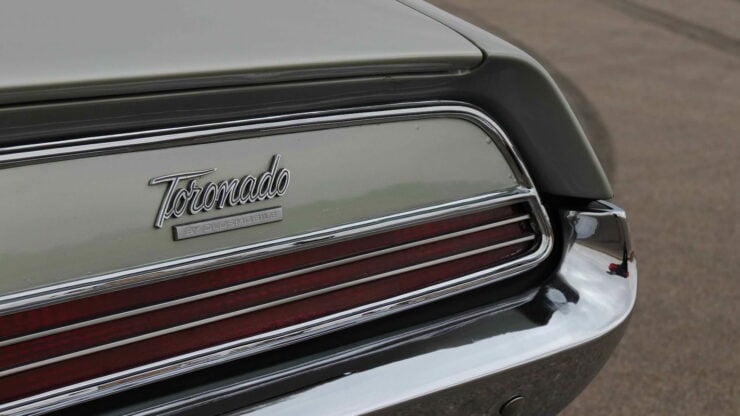 Oldsmobile Toronado 8