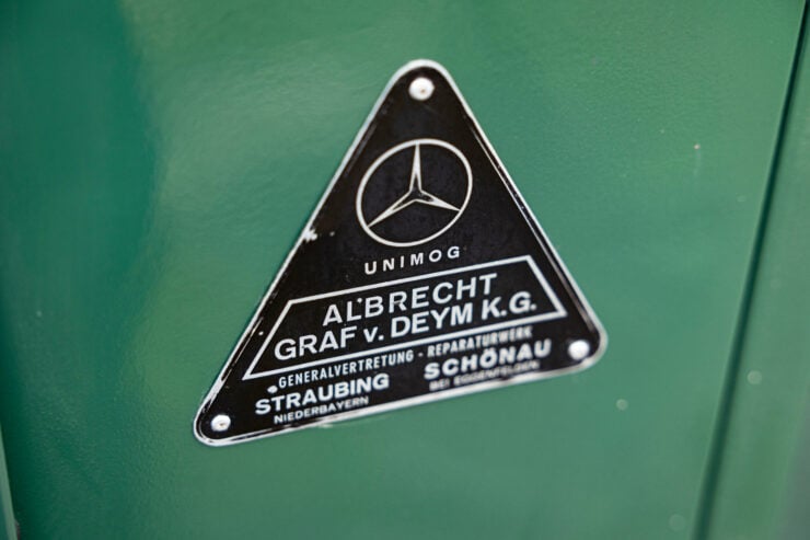 Mercedes Benz Unimog 411 18
