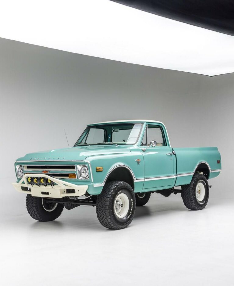 Restomodification Done Right: A 1968 Chevrolet C10 4×4 Pickup