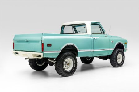 Restomodification Done Right: A 1968 Chevrolet C10 4×4 Pickup