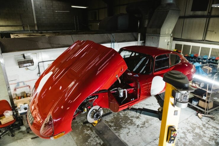 Semi-Lightweight Jaguar E-Type 9