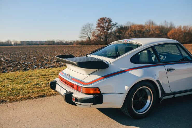 Porsche 911 Turbo - 930 2