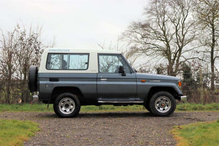 Toyota Land Cruiser LX Turbo 10