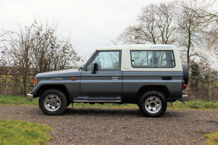 Toyota Land Cruiser LX Turbo 9