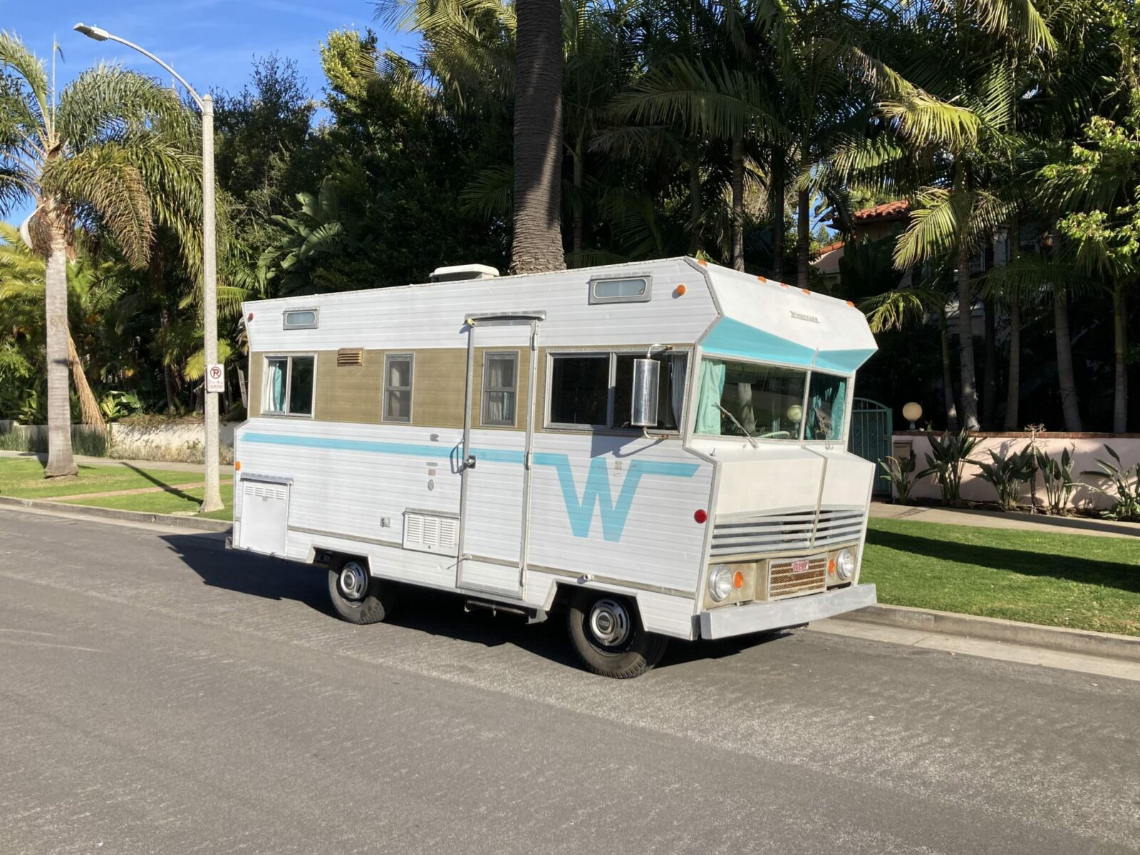 Retro 1960s Survivor: A Classic Winnebago F17 Camper