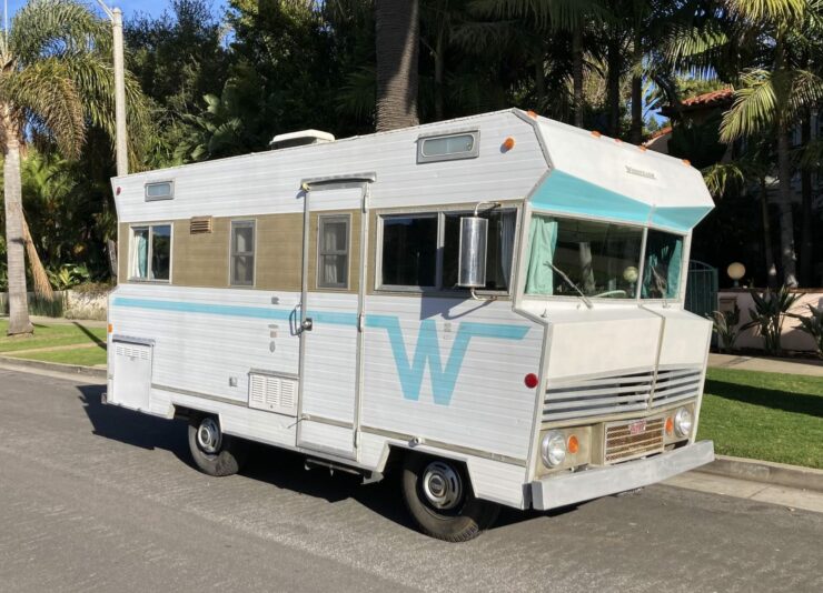 Retro 1960s Survivor: A Classic Winnebago F17 Camper