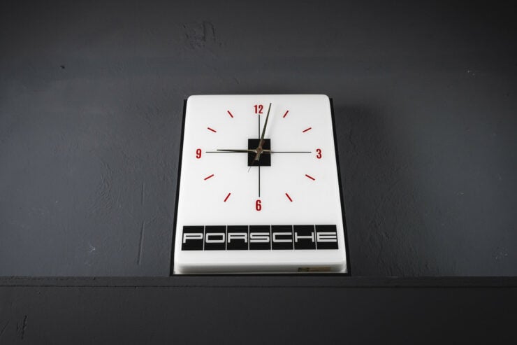 Vintage Porsche Illuminated Wall Clock 7