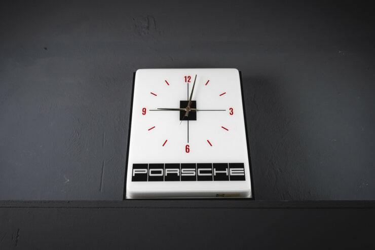 Vintage Porsche Illuminated Wall Clock 7