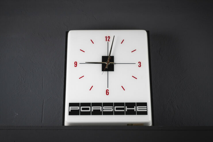 Vintage Porsche Illuminated Wall Clock 8