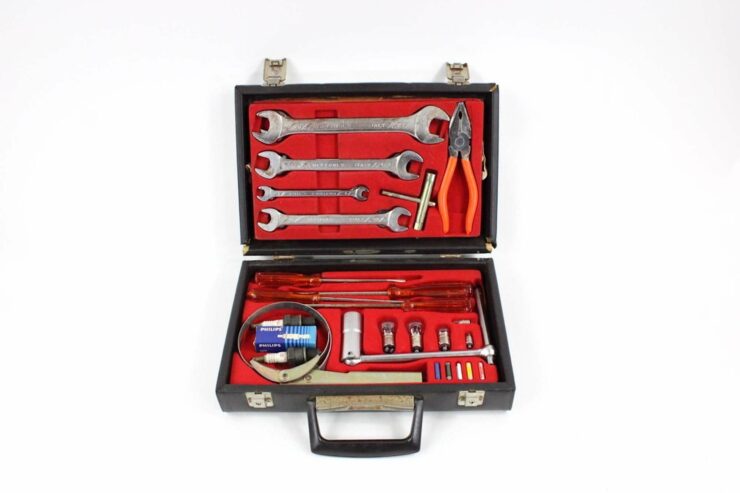 Ferrari 365 GTB 4 Daytona Briefcase Tool Kit 1