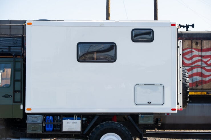 Mercedes-Benz Unimog Expedition Camper 23