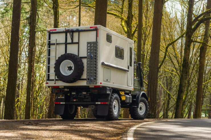 Mercedes-Benz Unimog Expedition Camper 6