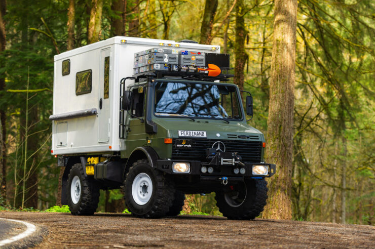 Mercedes-Benz Unimog Expedition Camper 8