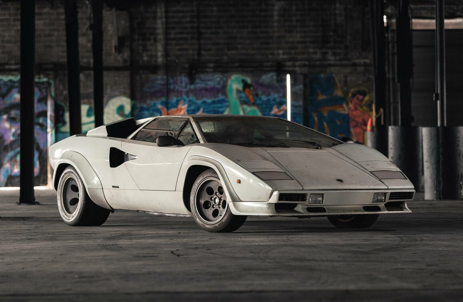 Lamborghini Countach LP 5000 S Rossa 1:24 - Modello Diecast Welly - Auto Sportiva In Miniatura