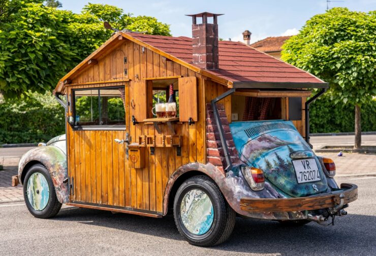 Volkswagen Beetle Swiss Cabin Holzhaus 1