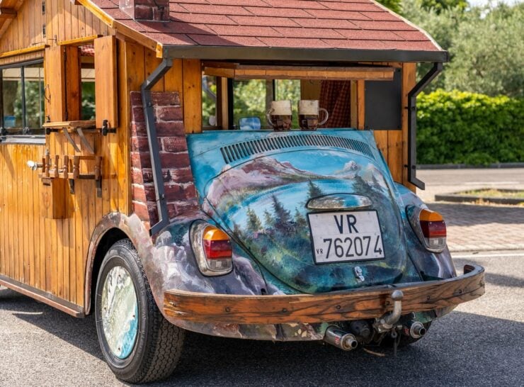 Volkswagen Beetle Swiss Cabin Holzhaus 3