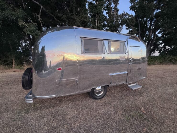 Airstream Globe Trotter 15