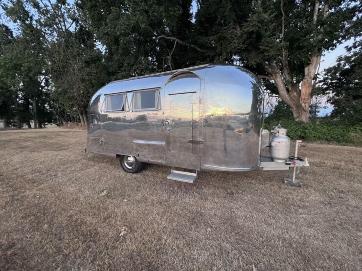 Airstream Globe Trotter 14