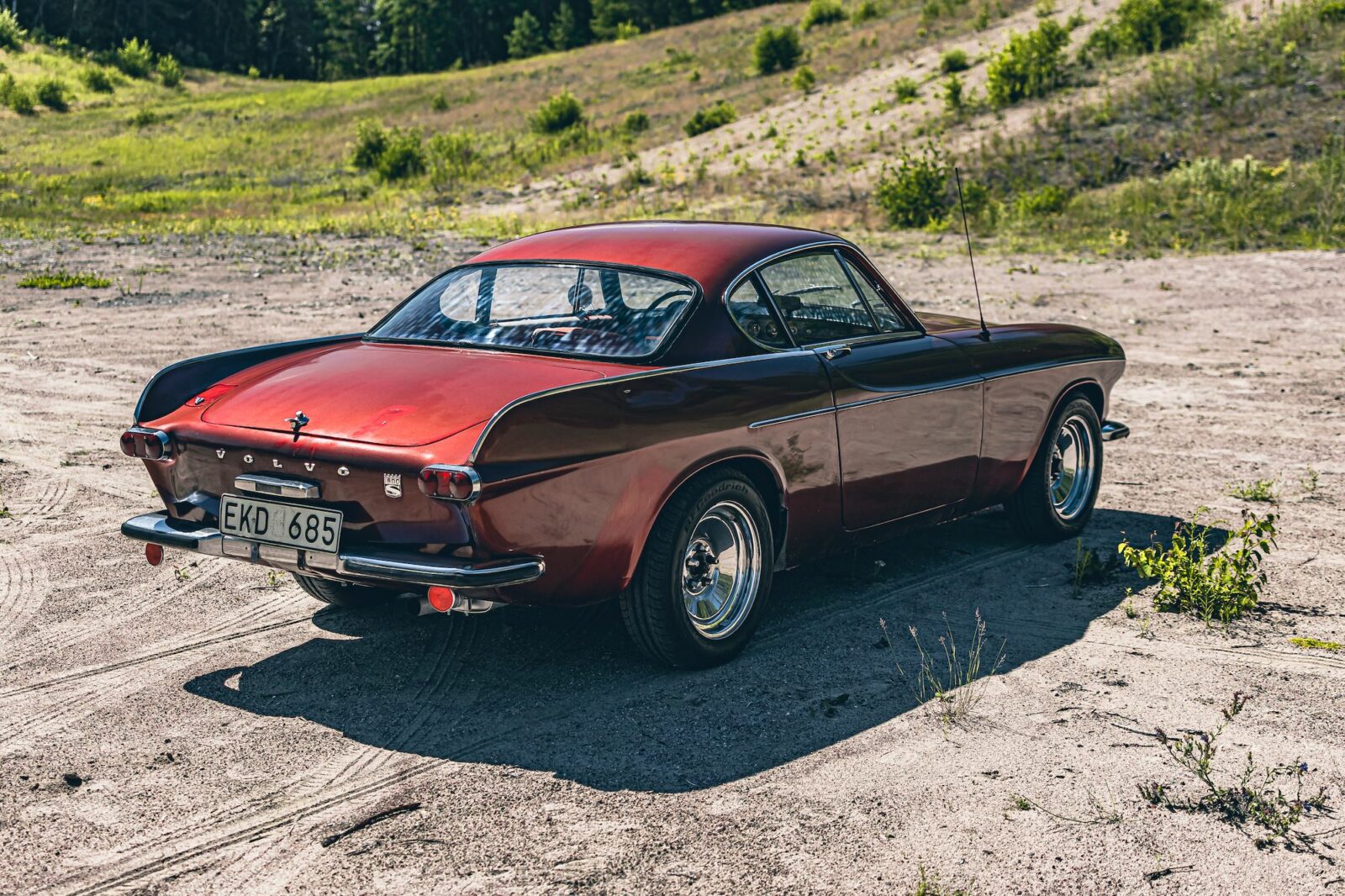 Needs Rescuing: A 1965 Volvo P1800 S – The Most Beautiful Swedish Car ...