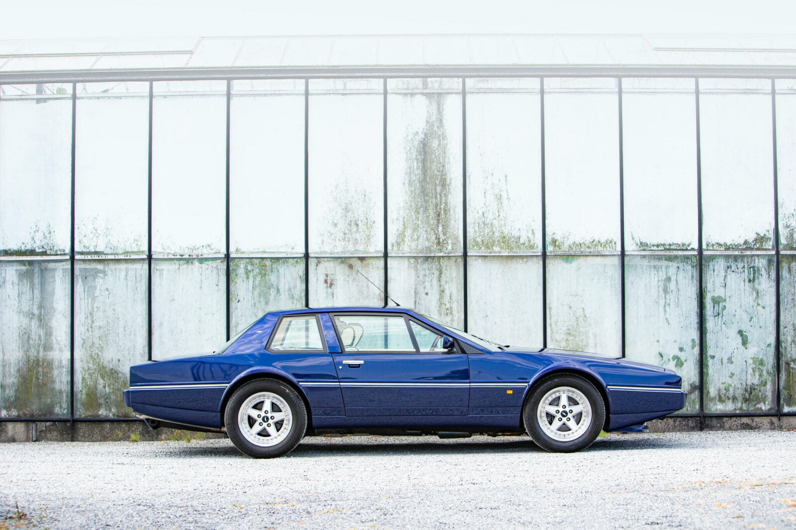 The Collection | ASTON MARTIN VIRAGE COUPÉ
